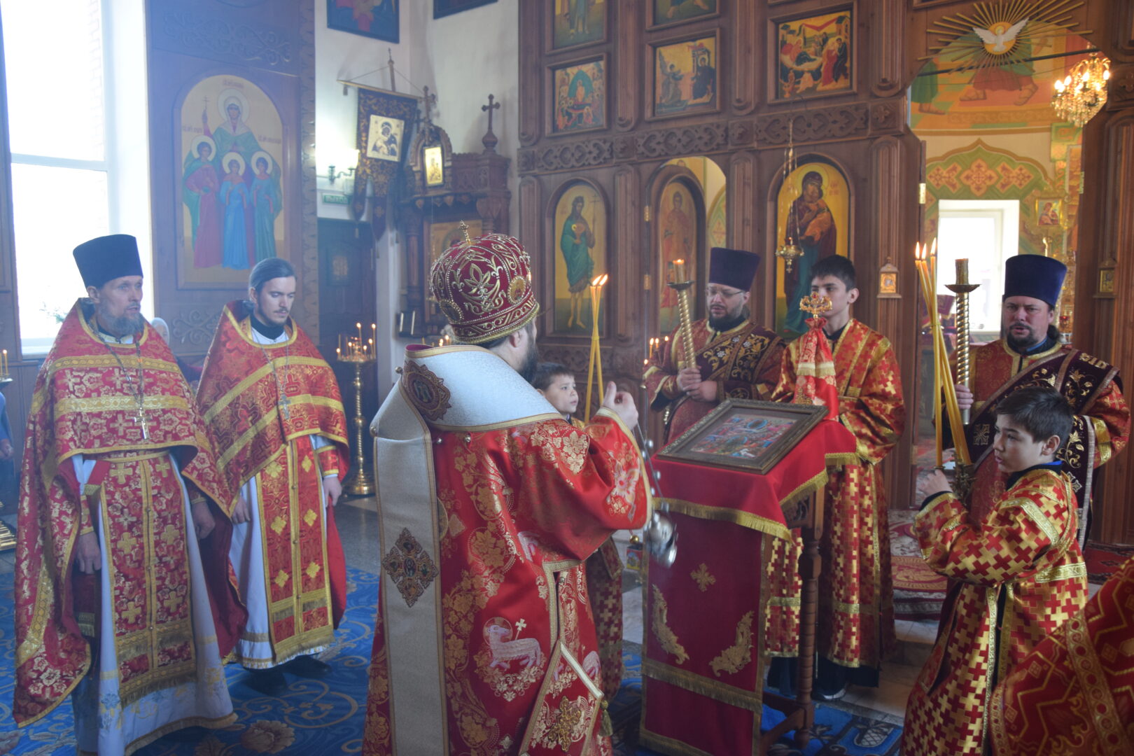 В Светлую Пятницу Управляющий епархией совершил Божественную Литургию в  поселке Черемушки | 22.04.2023 | Абакан - БезФормата